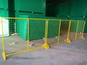 Heavy-duty workshop isolation fence mesh panel